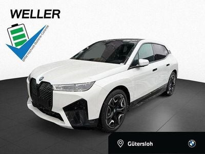 Gebraucht BMW iX Sport Line 239 kW (326 PS) 2023 Mineralweiß (weiß) SUV