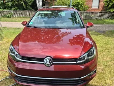 Gebraucht VW Golf VII 116 PS (85 kW) 2019 Rot Kombi