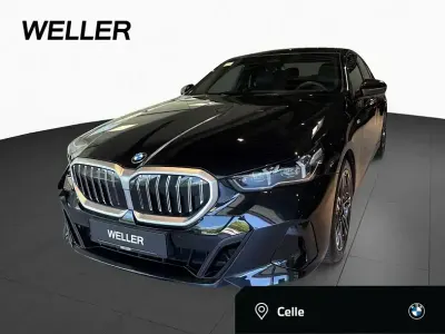Gebraucht BMW 520 Comfort Edition 197 PS (144 kW) 2025 Black sapphire (schwarz) Limousine