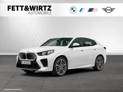 Gebraucht BMW iX2 M Sport 150 kW (204 PS) 2025 Alpinweiss SUV