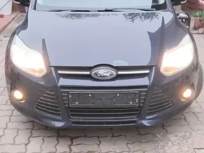 Gebraucht Ford Focus 116 PS (85 kW) 2012 Blau Kombi