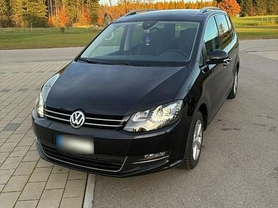 Second-hand VW Sharan Highline 150 CP (110 kW) 2022 Negru Monovolum