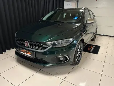 Gebraucht Fiat Tipo Mirror 120 PS (88 kW) 2020 Grün Limousine