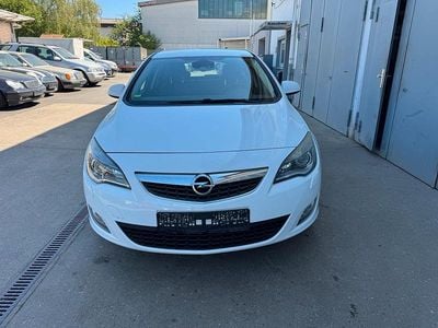 Brugt Opel Astra 140 HK (102 kW) 2011 Hvid Sedan