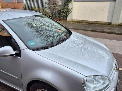 Begagnad VW Golf IV Comfortline 116 HK (85 kW) 2004 Silver Sedan