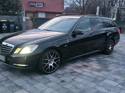 Gebraucht Mercedes E220 170 PS (125 kW) 2011 Schwarz Kombi