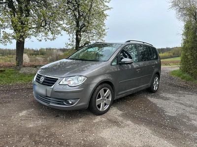 Gebraucht VW Touran 105 PS (77 kW) 2010 Grau Van / Kleinbus