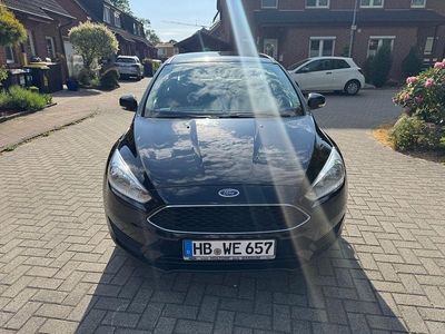 Gebraucht Ford Focus Ambiente 101 PS (74 kW) 2015 Schwarz Limousine