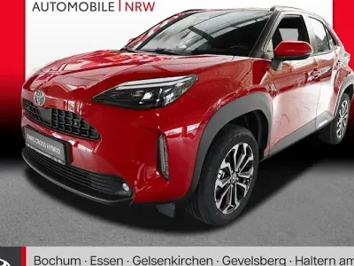 Neu Toyota Yaris Cross 130 PS (95 kW) 2026 Rot SUV