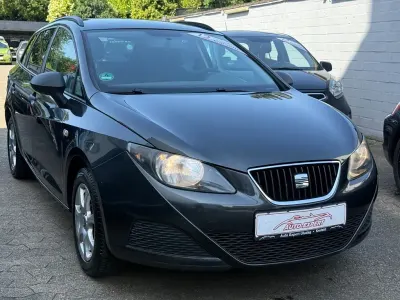 Używany Seat Ibiza Reference 86 KM (63 kW) 2011 Szary Sedan/Limuzyna