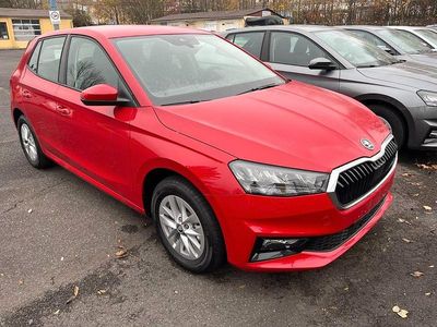 Neu Skoda Fabia Selection 95 PS (69 kW) 2026 Rot Limousine