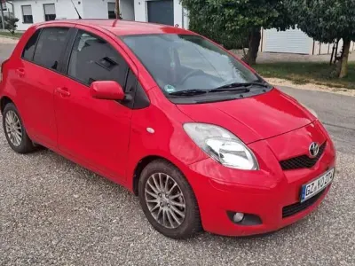 Gebraucht Toyota Yaris 101 PS (74 kW) 2009 Rot Kleinwagen