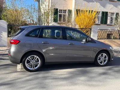 Gebraucht Mercedes E250 160 PS (117 kW) 2021 Grau SUV