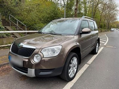 Usata Skoda Yeti 140 CV (102 kW) 2012 Marrone SUV