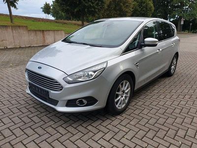 Silber Gebraucht 2016 Ford S-MAX Titanium Van / Kleinbus | 5.600 € (Guter Preis)