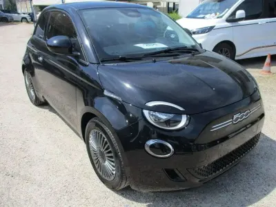 Gebraucht Fiat 500e Icon 86 kW (118 PS) 2022 Schwarz Limousine