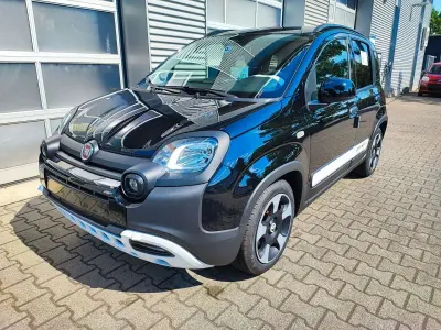 Neu Fiat Panda Cross Cross 65 PS (47 kW) 2026 Nero cinema pastello Kleinwagen
