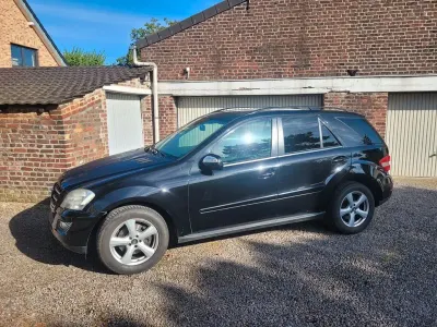 Gebraucht Mercedes ML350 231 PS (169 kW) 2010 Schwarz SUV