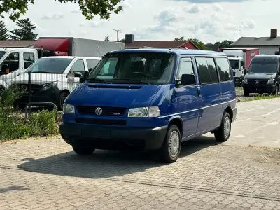Usata VW Caravelle 102 CV (75 kW) 2001 Blu Furgone