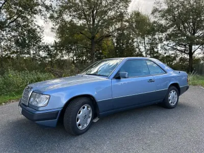 Gebraucht Mercedes E230 132 PS (97 kW) 1991 Blau Coupé