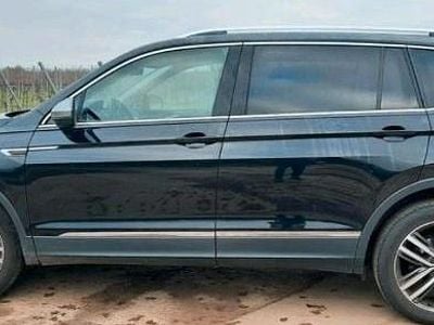 Gebraucht VW Tiguan Allspace 150 PS (110 kW) 2020 Schwarz SUV