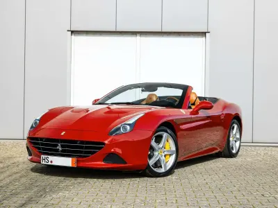 Usata Ferrari California 560 CV (411 kW) 2017 Rosso Cabrio