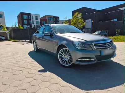 Gebraucht Mercedes C180 156 PS (114 kW) 2012 Grau Limousine