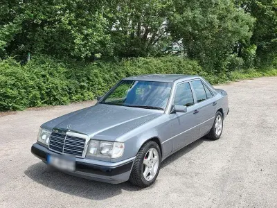 Gebraucht Mercedes 300 113 PS (83 kW) 1989 Grau Limousine