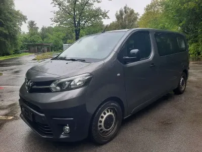 Używany Toyota Proace Comfort 144 KM (105 kW) 2022 Szary Minivan