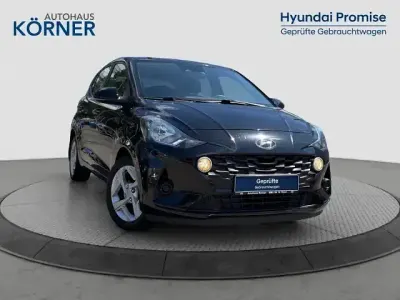 Gebraucht Hyundai i10 Trend 84 PS (61 kW) 2020 Schwarz Kleinwagen