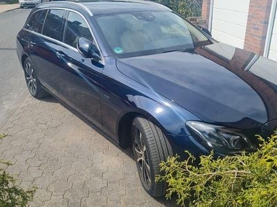 Second-hand Mercedes E300 306 CP (225 kW) 2020 Albastru Berlinǎ