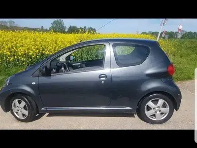 Gebraucht Toyota Aygo 68 PS (50 kW) 2005 Grau Kleinwagen