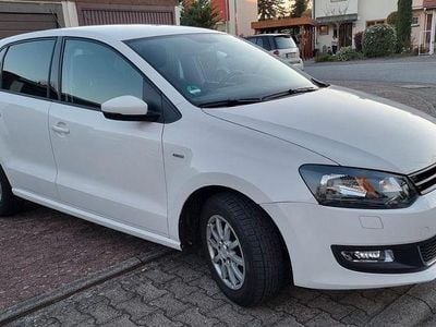 Gebraucht VW Polo Life 60 PS (44 kW) 2013 Weiß Kleinwagen
