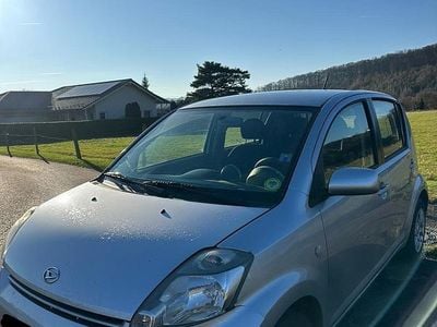 Silber Gebraucht 2006 Daihatsu Sirion Kleinwagen | 1.350 € (Guter Preis)