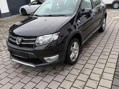 Schwarz Gebraucht 2014 Dacia Sandero Prestige Limousine | 5.900 € (Fairer Preis)