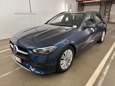 Gebraucht Mercedes C200 163 PS (119 kW) 2023 Blau Limousine