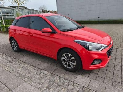 Brugt Hyundai i20 Trend 101 HK (74 kW) 2020 Rød Hatchback