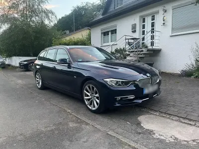 Gebraucht BMW 330 258 PS (189 kW) 2014 Blau Kombi