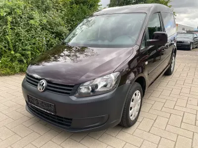 Gebraucht VW Caddy Trendline 86 PS (63 kW) 2012 Black berry metallic Van / Kleinbus