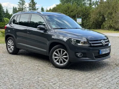 Gebraucht VW Tiguan LOUNGE 125 PS (91 kW) 2015 Grau SUV