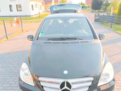 Gebraucht Mercedes B200 136 PS (100 kW) 2009 Schwarz Van / Kleinbus