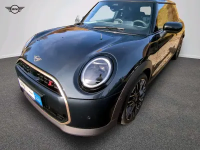 Używany Mini Cooper S Favoured 204 KM (150 kW) 2025 Szary Hatchback