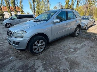 Usata Mercedes ML320 224 CV (164 kW) 2008 Argento SUV