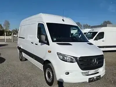 Używany Mercedes Sprinter 170 KM (125 kW) 2024 Andere Van
