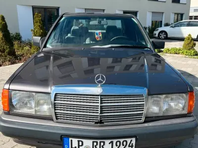 Gebraucht Mercedes 190 109 PS (80 kW) 1991 Andere farben Limousine