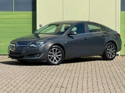Gebraucht Opel Insignia Edition 131 PS (96 kW) 2014 Grau Limousine
