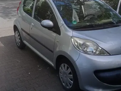 Gebraucht Peugeot 107 68 PS (50 kW) 2006 Grau Kleinwagen