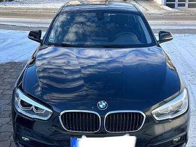 Schwarz Gebraucht 2017 BMW 118 Advantage Kleinwagen | 15.650 € (Fairer Preis)
