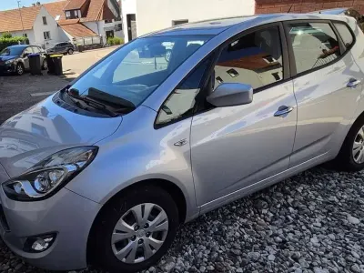 Gebraucht Hyundai ix20 Comfort 90 PS (66 kW) 2011 Grau Kleinwagen