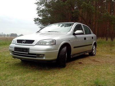 Gebraucht Opel Astra Elegance 116 PS (85 kW) 1998 Silber metallic Limousine